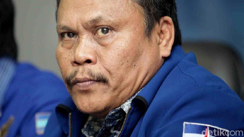 Kampanyekan Jokowi, Caleg PD Jhoni Allen Marbun Lolos ke DPR Kampanyekan Jokowi, Caleg PD Jhoni Allen Marbun Lolos ke DPR