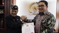 Fadli dianugerahi Member of The Most Esteemed Royal Family of Puri Agung Negara Djembrana.