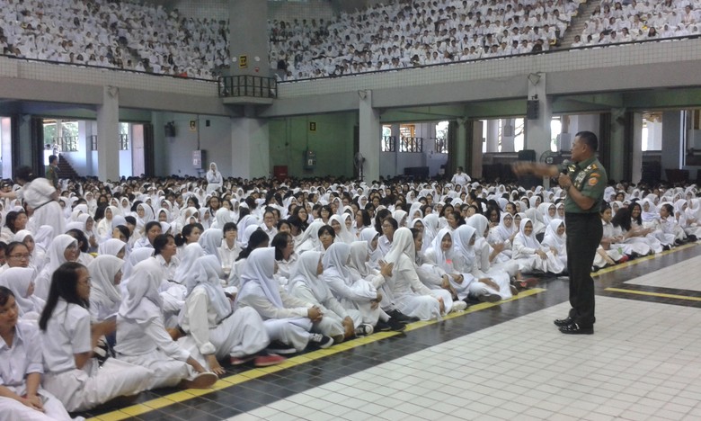 Panglima TNI Ingatkan Tren Perang Masa Depan di Depan Mahasiswa Baru UI Panglima TNI Ingatkan Tren Perang Masa Depan di Depan Mahasiswa Baru UI