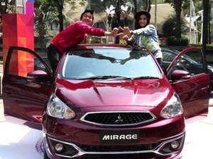 Tampil Stylish dengan Mitsubishi New Mirage Berwarna Wine Red Pearl