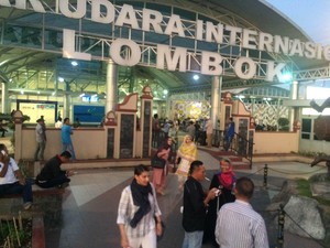 Sempat Terhenti karena Abu Vulkanik, Penerbangan di Lombok Pagi Ini Normal