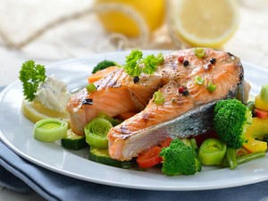 Resep Tahun Baru: Sup Tomat dan Teriyaki Salmon yang Enak Disantap Hangat