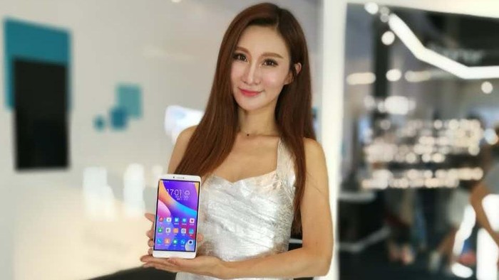 Foto: Huawei Honor 8 (dok. Huawei) Foto: Huawei Honor 8 (dok. Huawei)