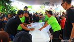 Jenazah Mike Mohede Dimakamkan