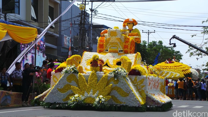 Yuk Traveling ke Tomohon, Lihat Festival Bunga Warna-warni
