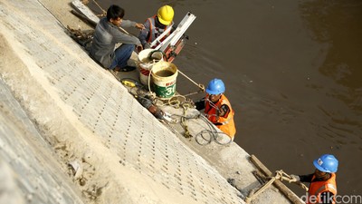 Normalisasi Ciliwung Terus dikebut