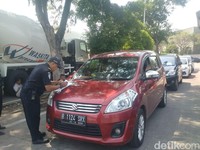 Jurus Baru Kemenhub Atur Taksi Online