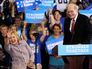Warren Buffett Akan Sediakan Transportasi untuk Pemilih Saat Pilpres AS