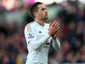 Swansea Ikat Sigurdsson dengan Kontrak Baru