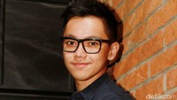 Brandon Nicholas Salim sebagai Tomoyuki. Pool/Gus Mun/detikFoto.
