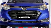 Dari kedelapan mobil LCGC yang ditawarkan di Tanah Air, Sigra menjadi yang terlaris di bulan April. Distribusinya mencapai 6.317 unit. Foto: Rengga Sancaya