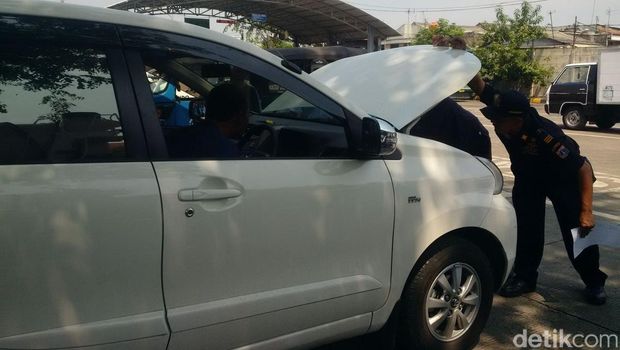 dishub surat perizinan Body Stiker Uji Online Di Taksi Mana di Dipasang Kir Mobil?