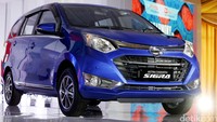 Terbukti nih Otolovers, mobil tujuh penumpang memang tak bisa lepas dari orang Indonesia. Di tempat kedua Sigra menjadi mobil murah terlaris. Sama seperti kembarannya, biar mungil Sigra mampu menampung tujuh orang di dalamnya. Total selama 11 bulan tahun 2018 46.222 unit Sigra terkirim ke diler. Foto: Rengga Sancaya