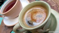 Foto: detikFoodJika ingin bersantai, Anda juga dapat menikmati secangkir teh hangat serta kopi.
