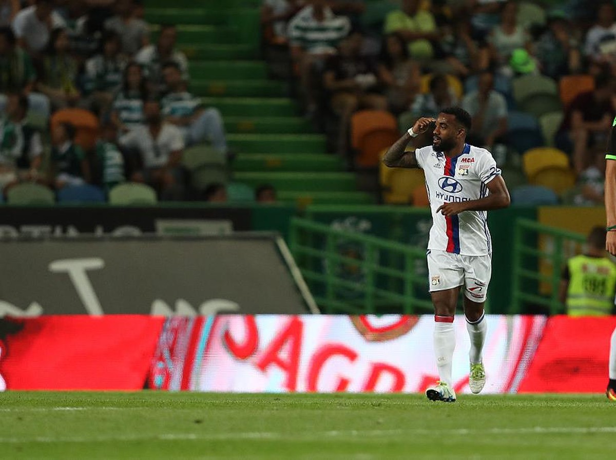 Pemain Lyon, Alexandre Lacazette. (Foto: Carlos Rodrigues/Getty Images)