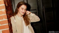 Berbeda dari kakaknya, gaya Natasha terlihat lebih boyish. Pool/Gus Mun/detikFoto.
