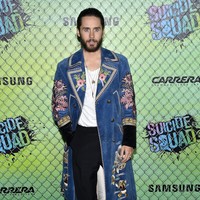 Jared Leto makin ganteng dan tampak baby face di usia 45 tahun. Wajahnya seolah tak menua. Foto: dok. Bryan Bedder / Getty Images untuk Carrera