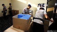 Setiap sudut tempat acara dilukan pengecekan oleh tim Gegana.