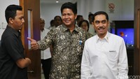 Kepala BNPT Suhardi Alius bertemu dengan Ketua Komnas HAM Imadun Rahmat di kantor Komnas HAM, Jakarta, Rabu (3/8/2016). 