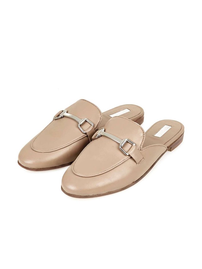 KalemSeperti sneakers, loafers pun cenderung lebih praktis untuk digunakan sehari-hari. Dilansir Brightside, berdasarkan analisa pengguna loafers cenderung lebih tenang secara kepribadian. Foto: ist