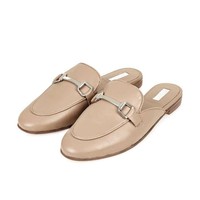 KalemSeperti sneakers, loafers pun cenderung lebih praktis untuk digunakan sehari-hari. Dilansir Brightside, berdasarkan analisa pengguna loafers cenderung lebih tenang secara kepribadian. Foto: ist