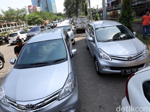 Revisi Aturan Taksi Online Terbit 2 Pekan Lagi