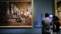  Traveler akan dibuat kagum dengan keindahan aneka koleksi lukisan berharga milik Istana Kepresidenan. Total ada 29 lukisan yang dipamerkan di dalam pameran langka ini (Wahyu/detikTravel)
