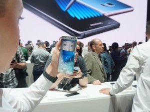 Pemindai Iris Galaxy Note 7 vs Lumia 950, Bagus Mana?