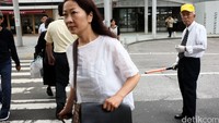 Undang-undang baru itu muncul sebagai perubahan bersejarah di Jepang. Dan yang terjadi akan mengubah negara itu selama beberapa generasi ke depan. Manula bertambah, orang asing makin banyak.