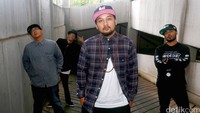 Ingin tahu berita tentang mereka? Simak terus di detikHOT!