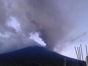 Gunung Gamalama Meletus, Warga Diminta Tetap Tenang