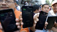 Komunitas pengemudi online ini menamakan diri mereka dengan Comunity Car Online (CCO).