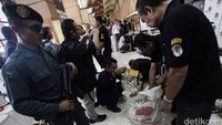 Kementerian LHK melakukan penyerahan tahap II sejumlah barang bukti perdagangan satwa dilindungi. 