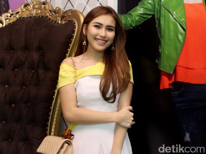 Ayu Ting Ting Soal Raffi Ahmad Hingga Jessica Iskandar