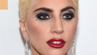 Sebagai musisi, nama Lady Gaga memang di kenal di mancanegara. Tidak hanya itu, ia juga kerap tampil eksentrik. Foto: Jamie McCarthy/Getty Images for RPM