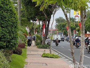Beda dengan Jakarta, Trotoar Surabaya Cantik dan Nyaman Bagi Pejalan Kaki