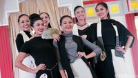 ereka menampilkan bakat-bakatnya seperti modeling. Pool/Ismail/detikFoto.