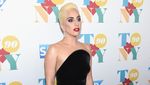 Lady Gaga Tampil Elegan