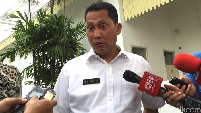 Komjen buwas di istana