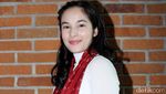 Chelsea Islan Cantik Tampil Etnik dengan Kain Lurik