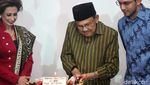 Surprise Bintang 3 Srikandi Rayakan Ulang Tahun B.J Habibie