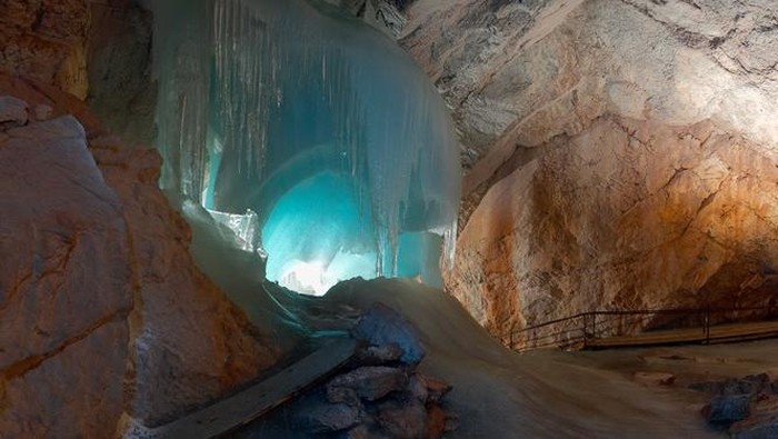 Gua Es Indah di Austria, Dulu Disebut Gerbang ke Neraka
