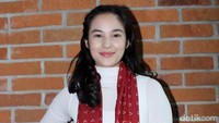 Chelsea Islan cantik tampil etnik dengan kain lurik. Hanif Hawari/detikHOT.