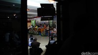 Bahkan, koalisi mengaku siap ditersangkakan bila polisi menaikkan status Haris menjadi tersangka.