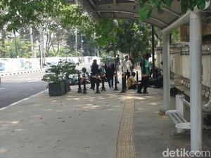 Melihat Nyamannya Trotoar di Jl Diponegoro dan Jl Gunung Sahari