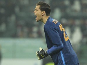 Szczesny Dipinjamkan ke Roma Lagi
