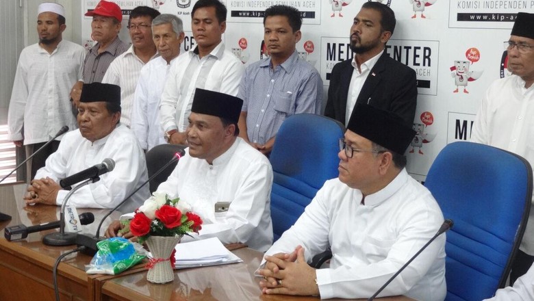 Jejak Puteh: Korupsi 2 Heli, Divonis 10 Tahun, Kini Calon Senator Jejak Puteh: Korupsi 2 Heli, Divonis 10 Tahun, Kini Calon Senator