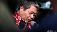 Lilik Mulyadi diperiksa untuk 4 tersangka yaitu panitera PN Jakut Rohadi, 2 pengacara Saipul Jamil yaitu Berthanatalia Ruruk Kariman dan Kasman Sangaji serta kakak Saipul, Samsul Hidayatullah.