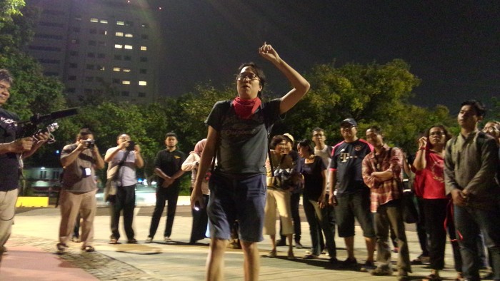 Aktivis Gelar Aksi Solidaritas #Melawangelap Dukung Haris Azhar