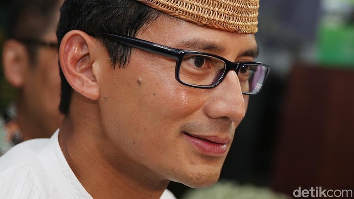 Sandiaga Sindir Pintu Khusus dan Kelincahan Ahok ke PDIP